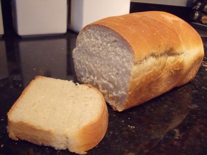 Hvordan bake brød i en multivariat enkelt og velsmakende?
