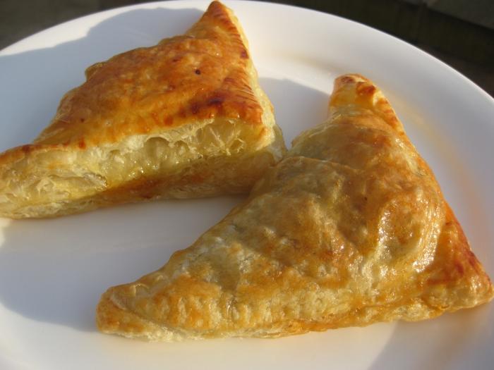 Delicious Pie med kjøtt: En oppskrift på matlaging fra puff og gjærdeig