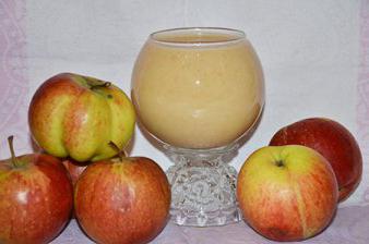 puré av epler med kondensert melk