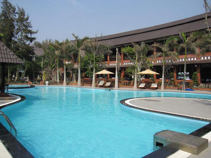 Anmeldelser av hotellet "Sandunes Beach Resort 4"